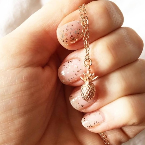 JuliannaCreationsCo Pineapple Necklace - Picture 4 of 4